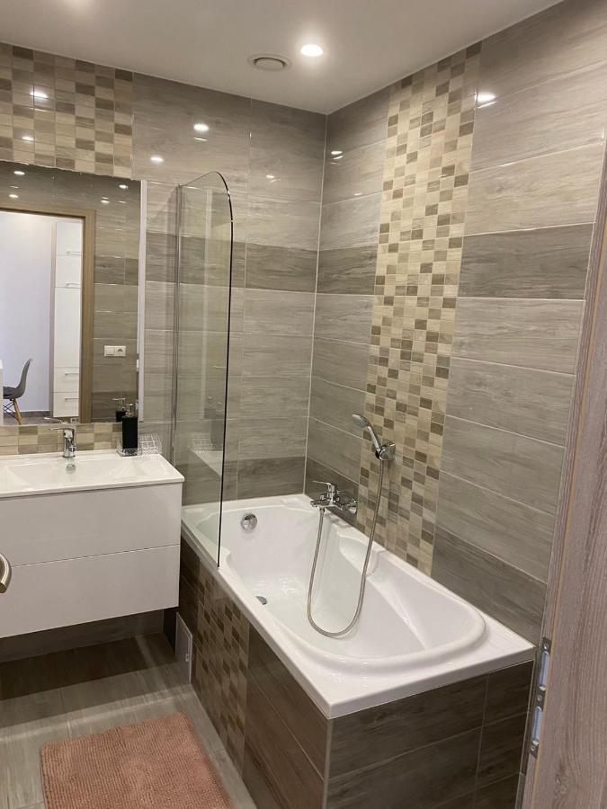 Oasis Apartman Hajduszoboszlo Exterior foto